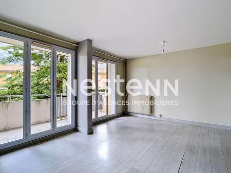 trevoux appartement 3 pièces avec grand balcon garage et cave