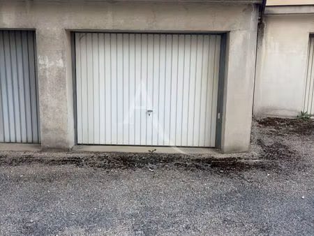 a vendre garage fermé centre ville de bourg en bresse
