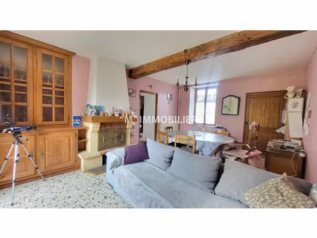 maison familiale avec grand terrain arboré et vaste garage