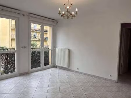 location appartement 2 pièces à bayeux (14400) : à louer 2 pièces / 46m² bayeux