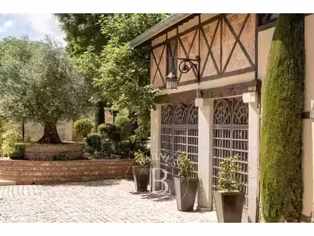 sainte-euphémie - propriété avec piscine  étang  paddock et dépendances