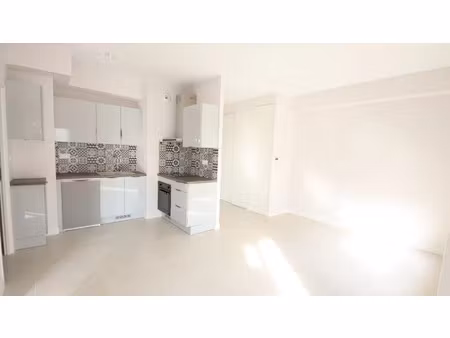 location appartement 1 pièce 42 m² à chateau-thierry (02400)  657 €