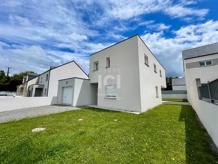location maison 8 pièces 140.95 m² à sucé-sur-erdre (44240)  1 611 €