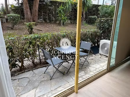 location meublée appartement 1 pièce 35 m² à cannes (06400)  890 €