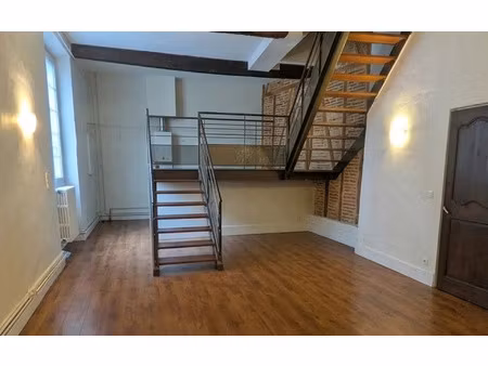 location appartement  m² t-2 à castres  655 €