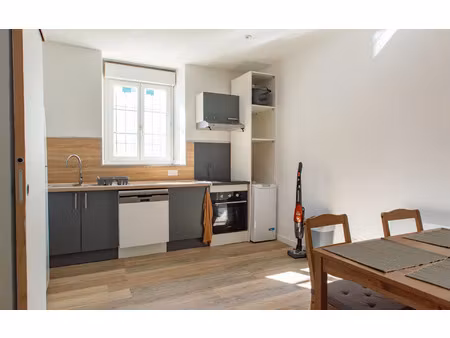 location appartement  m² t-2 à pau  605 €