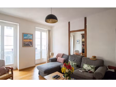location appartement  m² t-2 à pau  675 €