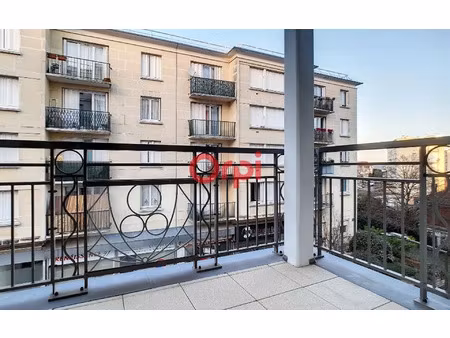 location appartement  m² t-2 à suresnes  1 226 €