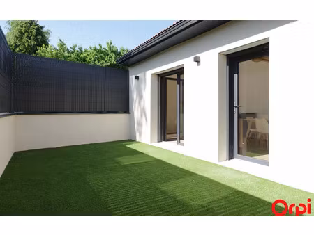 location appartement  70 m² t-4 à tramoyes  1 300 €