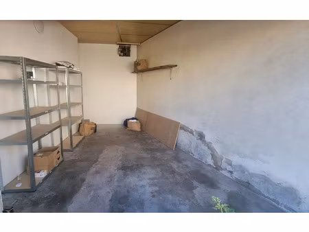 location stationnement  12 m² t- à la rochelle  150 €