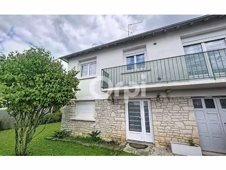 location maison  m² t-3 à brive-la-gaillarde  779 €