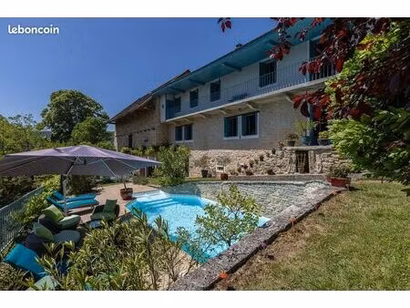 propriété 7 pièces 190 m²