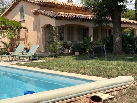 villa 6 pièces 158 m²