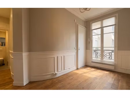 location locaux professionnels 27 m² à paris 8ème (75008)  1 850 €
