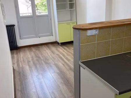 grand t3 de 55m² très lumineux  chauffage compris