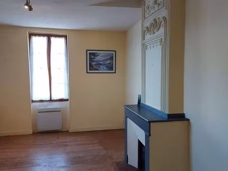 appartement t2 gimont centre ville 1er étage