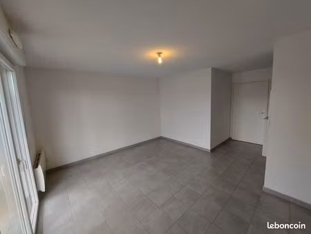 appartement t2 + terrasse et parking