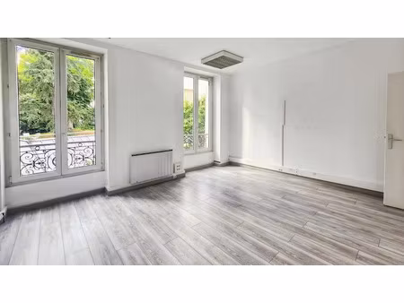 location locaux professionnels 148 m² à paris 9ème (75009)  4 337 €