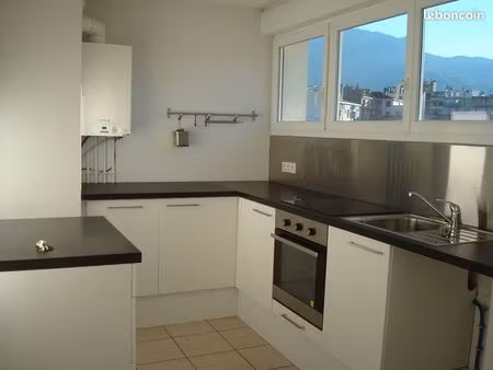 beau 3 pièces + cuisine  rue de l'aigle 935+ 75 charges