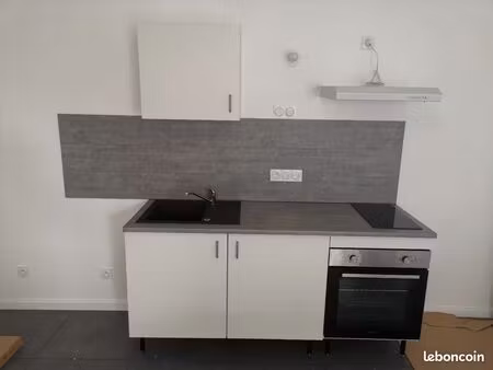 t1 meublé – 30 m² rénové – 520 + 10 charges