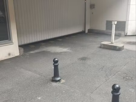 place de parking enfilade