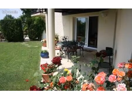 app 2 ch jardin et piscine