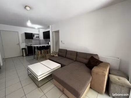 t2 avec terrasse dans une résidence calme