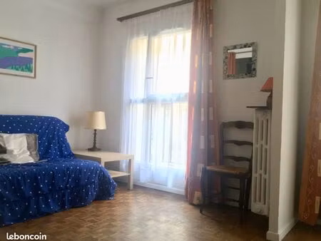 studio en plein centre de mairie d'ivry