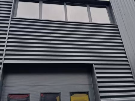 local d'activite a louer 1 700 euros ht / mois - pas de frais d'agence à louer