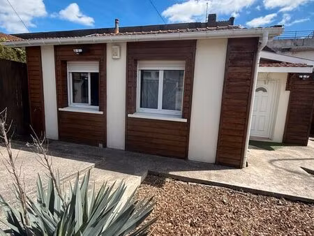 maison 56 m2 - 2 chambres + bureau -extérieur privatif - parking - idéale petite famille  