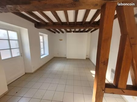 a louer appartement 3 pièces 71 m2 dans maison mitoyenne malicorne 89120