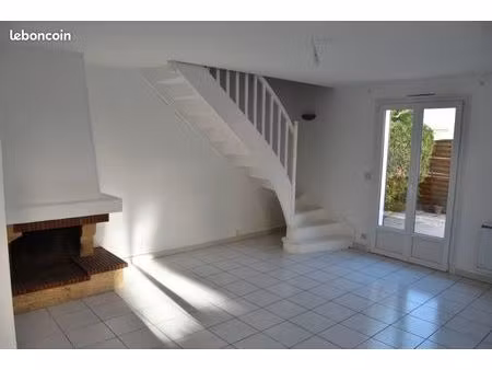t4 à louer à sainte savine