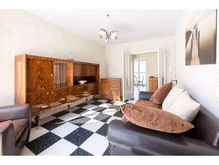 appartement t5 de 83m2 avec balcon et cave