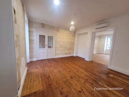 rare : appartement en rdc de 67.84 m² en plein coeur de ville de jonzac dans un immeuble d