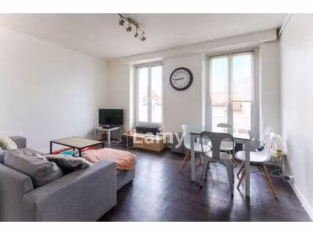 vente appartement 3 pièces à la roche-sur-yon centre ville (85000) : à vendre 3 pièces / 5