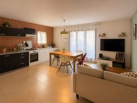 appartement rdc t3 avec rez de jardin et parkings