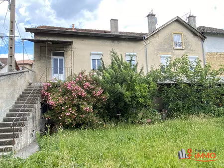 ? maison de ville à rénover – centre de bourgoin-jallieu