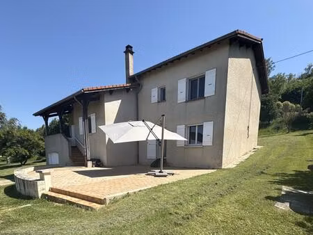 maison aux beaux volumes / vue