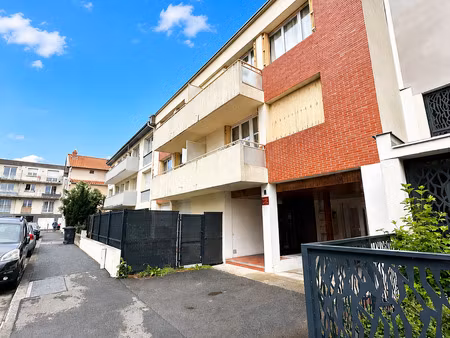 appartement balcon et garage