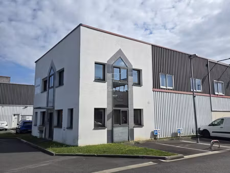 pontault-combault locaux pro 247 m2 loués ~8 5 % 10 bure