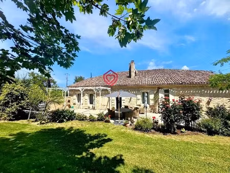 charmante ferme gasconne de plain-pied avec piscine et intimité