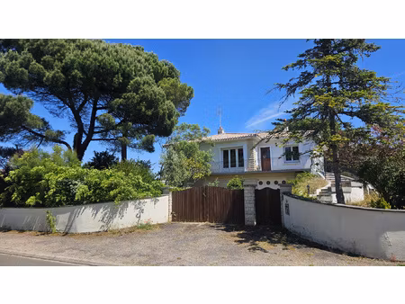 maison de 151 2 m2 habitables  proche des commodités !
