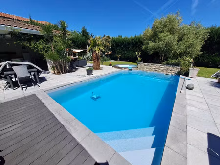 maison à vendre saint laurent d'arce 6 pièce(s) 118m2 369 000€