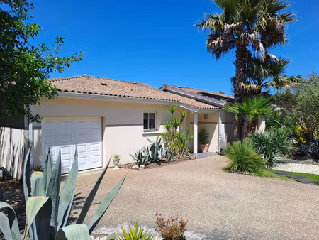 maison à vendre saint laurent d'arce 6 pièce(s) 118m2 399 000€