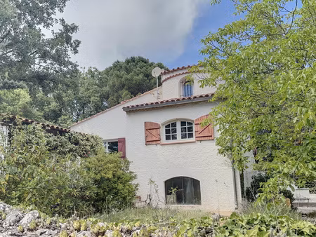 saint-maximin-la-sainte-baume : propriété au calme