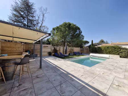 villa familiale de 154m2 rénovée avec piscine chauffée et vu