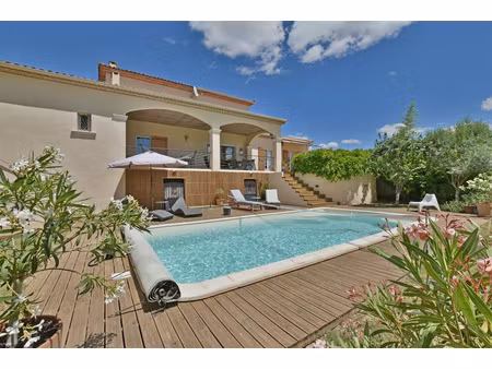 vaste villa familiale de 211 m2 terrain 1221m2 garage double