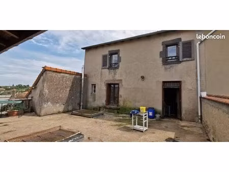 maison de village saint martin d estreaux bourg + terrain