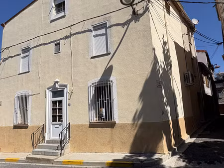 torreilles – maison de village lumineuse en 3 faces au coeur d