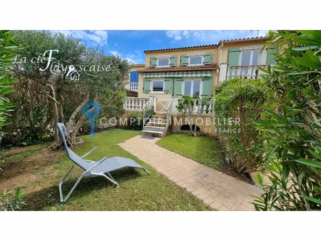var (83) - à vendre - vidauban - villa 3 chambres dans un do